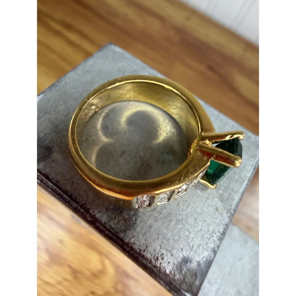 Vintage Emerald Cut Green Stone Cocktail Ring Gold Tone Size 7.5